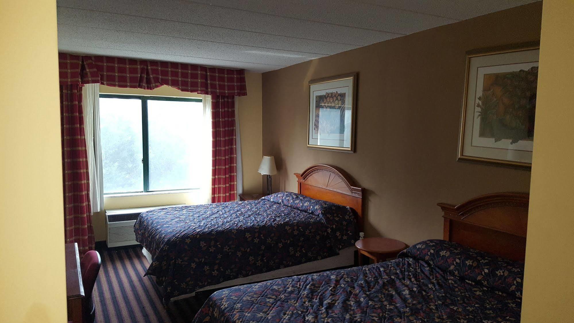 Northeast Garden Inn Лорел Екстер'єр фото